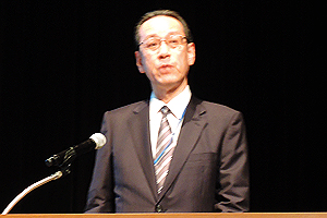 Scene of NEDO Executive Director Kiyoshi Imai making closing remarks