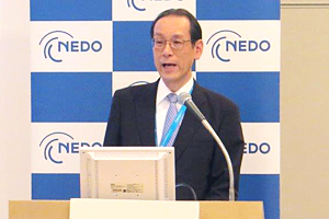 Photo of NEDO Executive Director Kiyoshi Imai providing remarks at NEDO seminar