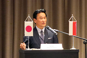 Photo of NEDO Executive Director Shoji Kukita delivering remarks from the podium