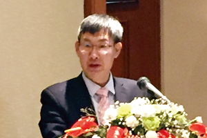 Photo of Professor Wei Wei, Vice President of Shanghai Advanced Research Institute, delivering speech from podium