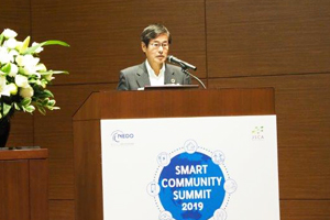 Photo of NEDO Chairman Hiroaki Ishizuka delivering opening remarks