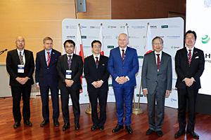 Photo of Ambassador Kawada with project stakeholders