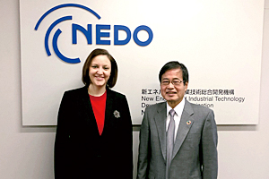 Photo of NEDO Chairman Ishizuka and Ambassador Polak Petrič