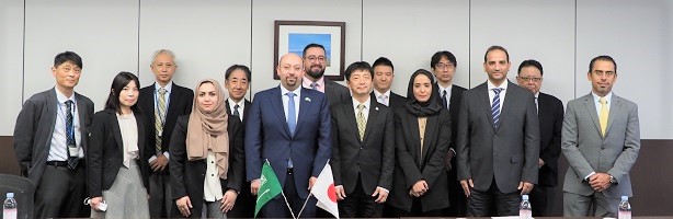  Group photo of meeting participants