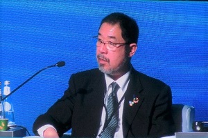 Photo of NEDO President Oikawa providing presentation