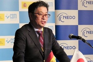 Photo of Mr. OHIRA Eiji, Strategic Architect, NEDO Smart Community and Energy Systems Department, providing keynote speech