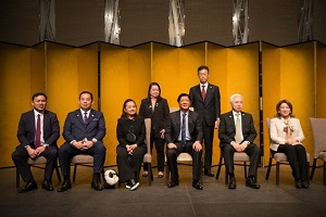 Photo of H.E. Mr. Ferdinand Marcos, President of the Republic of the Philippines (third from the right in the front row) and key officials from the Philippines, BCDA President & CEO Aileen Anunciacion R. Zosa and NEDO Executive Director YUMITORI Shuji (back row right)