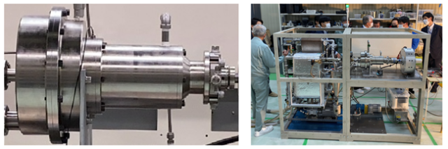 図1　スクロール式膨張機（写真左）を組み込んだ「独立型ORC発電システム（5kW級）」の実証実験機の写真