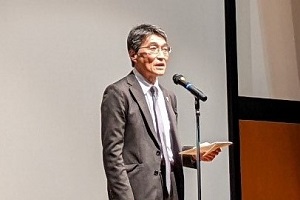 Photo of NEDO Executive Director Nishimura giving a closing address