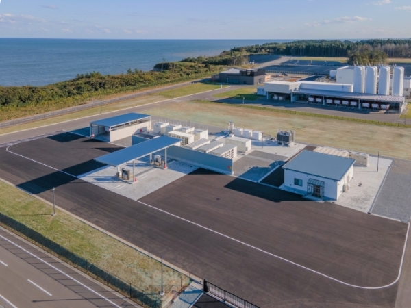 Photo of the Fukushima Hydrogen Refueling Technology Research Center