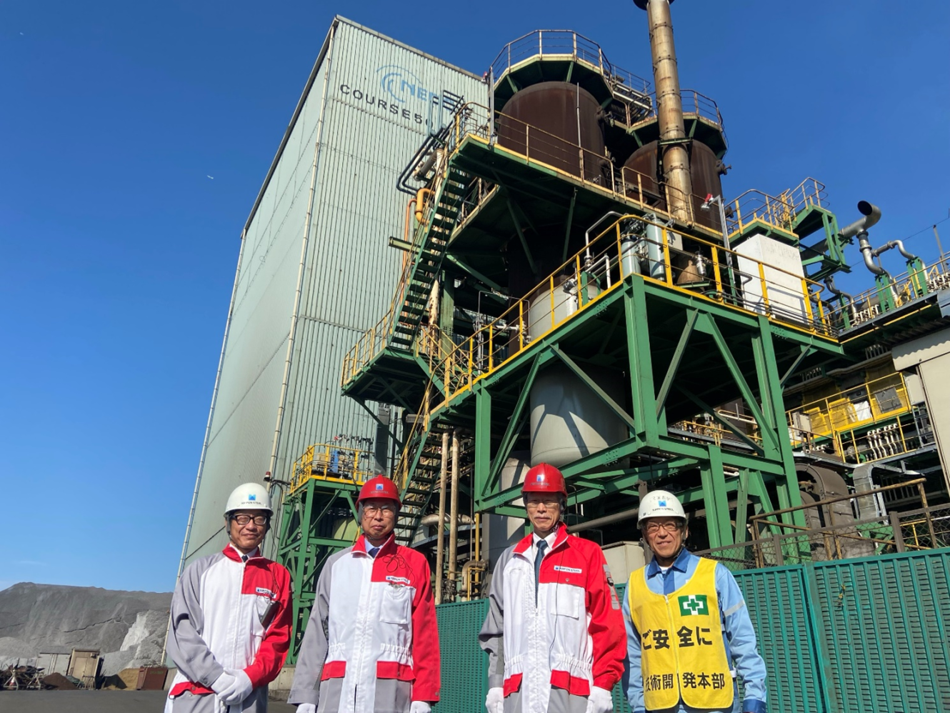 Super COURSE50試験高炉の見学の写真