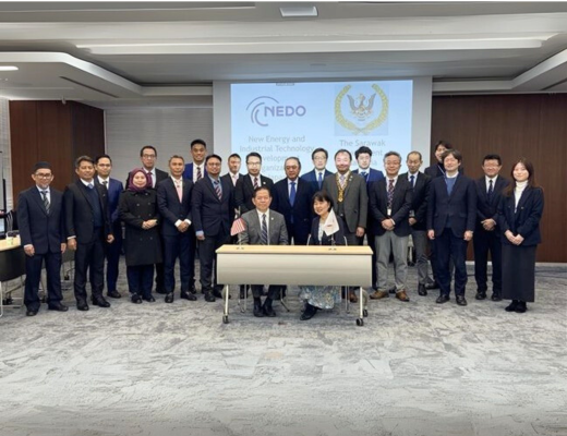 Photo of the meeting participants from NEDO and the Sarawak state government. 