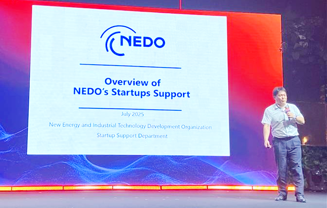 Picture of Presentation on NEDO’s startup-related initiatives at the main stage
