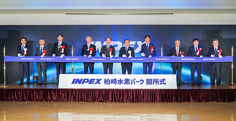 テープカットセレモニーの様子の写真