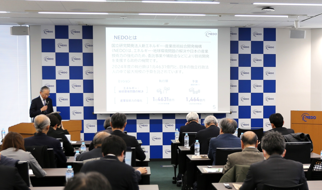 ネド理事長記者会見 懇談会会場の様子の写真